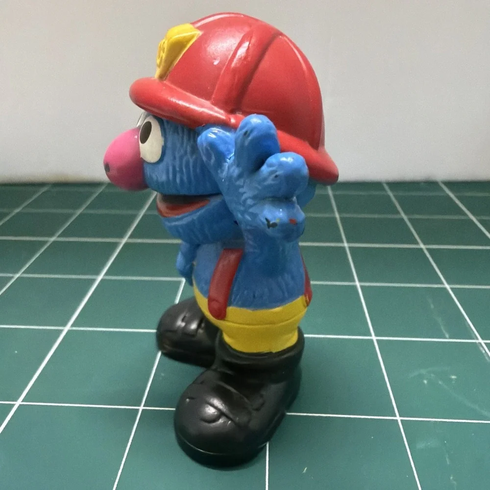 Hasbro Sesame Street Workshop 2010 Grover‎ Firefighter Figure Cake Topper